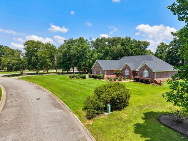 206 North Hampton Place, Perry, GA 31069