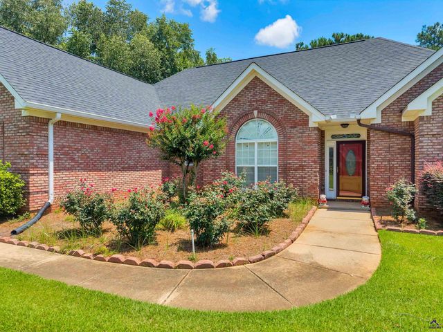 206 North Hampton Place, Perry, GA 31069
