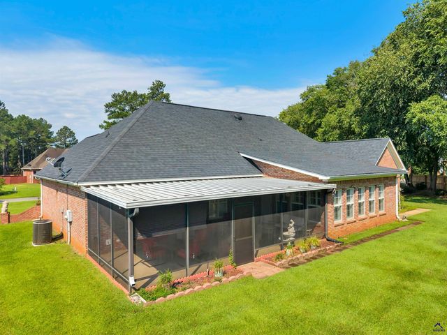 206 North Hampton Place, Perry, GA 31069