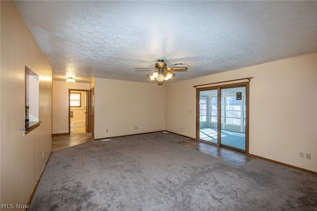 1260 Meadowview Lane, Amherst, OH 44001