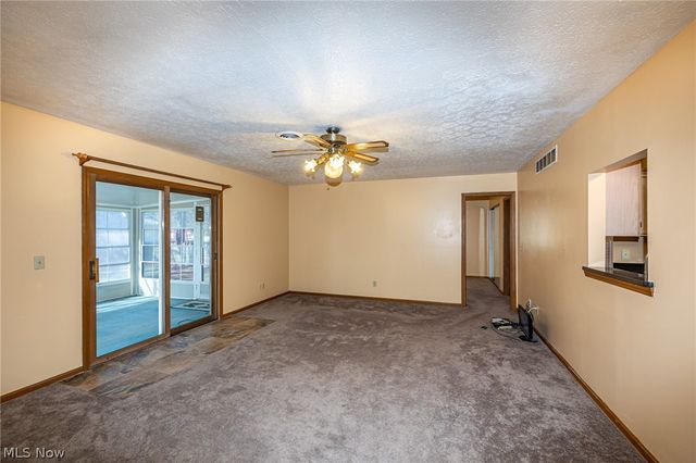 1260 Meadowview Lane, Amherst, OH 44001