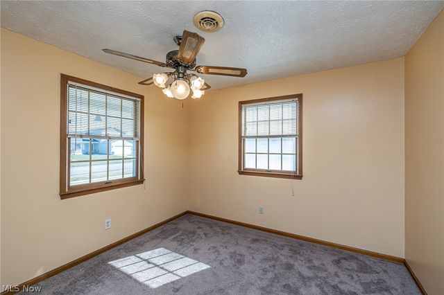 1260 Meadowview Lane, Amherst, OH 44001