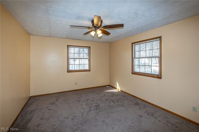 1260 Meadowview Lane, Amherst, OH 44001