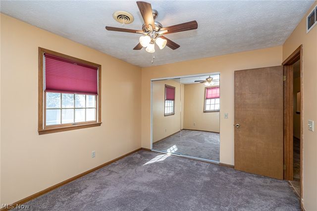 1260 Meadowview Lane, Amherst, OH 44001