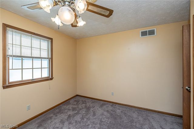 1260 Meadowview Lane, Amherst, OH 44001