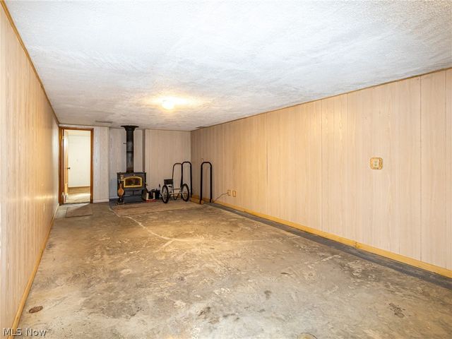 1260 Meadowview Lane, Amherst, OH 44001