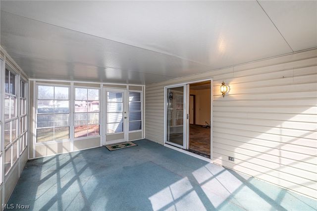 1260 Meadowview Lane, Amherst, OH 44001