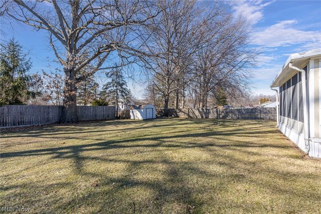 1260 Meadowview Lane, Amherst, OH 44001