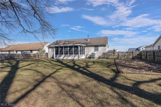 1260 Meadowview Lane, Amherst, OH 44001