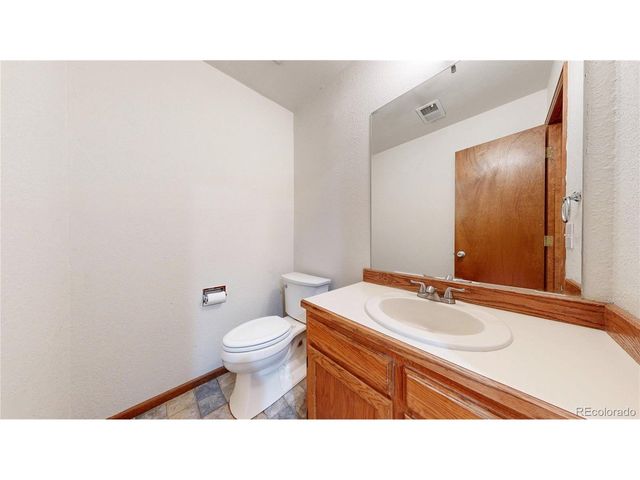 490 Cottonwood Ct, Broomfield, CO 80020