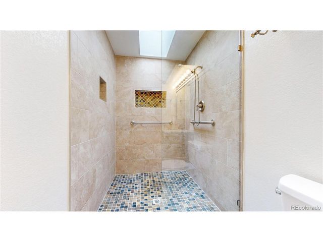 490 Cottonwood Ct, Broomfield, CO 80020