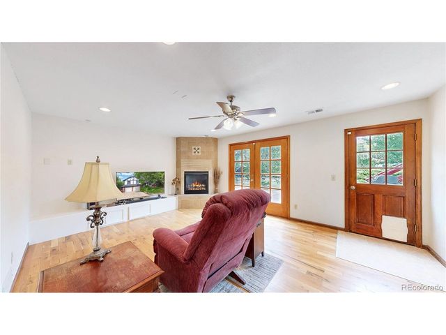 490 Cottonwood Ct, Broomfield, CO 80020