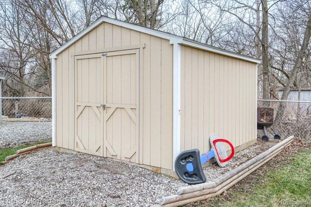 4391 Eagle Lane, Burton, MI 48519