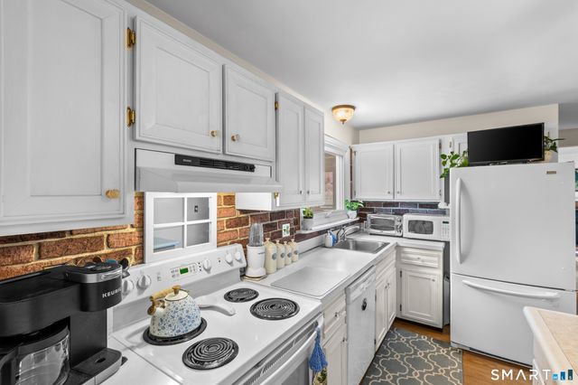 10 North Hearthstone Drive, Bethel, CT 06801