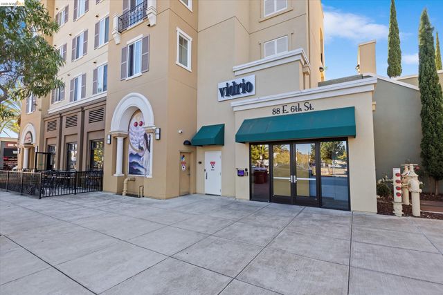 88 E 6Th St 215, Pittsburg, CA 94565