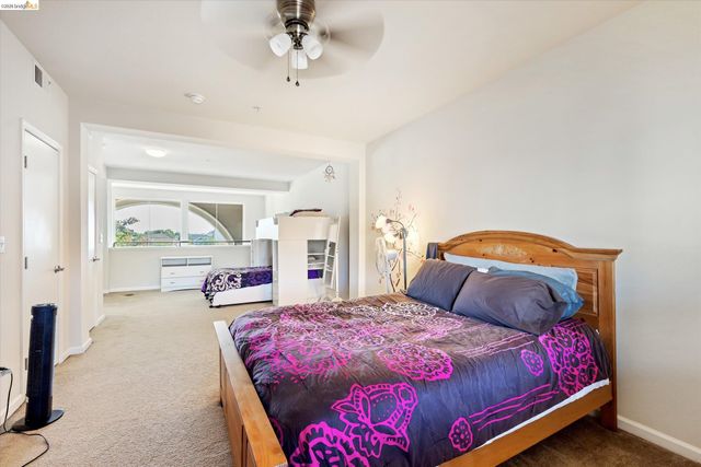 88 E 6Th St 215, Pittsburg, CA 94565