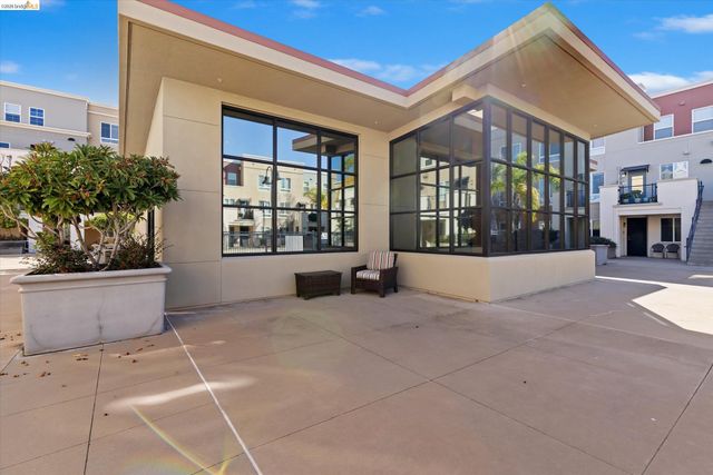 88 E 6Th St 215, Pittsburg, CA 94565