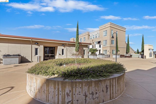 88 E 6Th St 215, Pittsburg, CA 94565