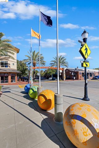 88 E 6Th St 215, Pittsburg, CA 94565