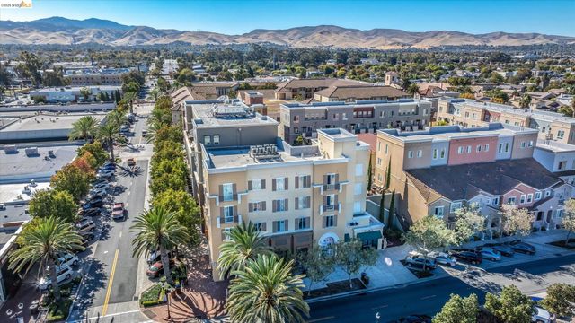 88 E 6Th St 215, Pittsburg, CA 94565