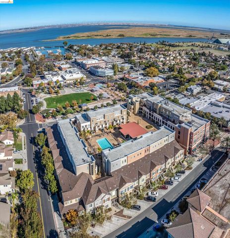 88 E 6Th St 215, Pittsburg, CA 94565