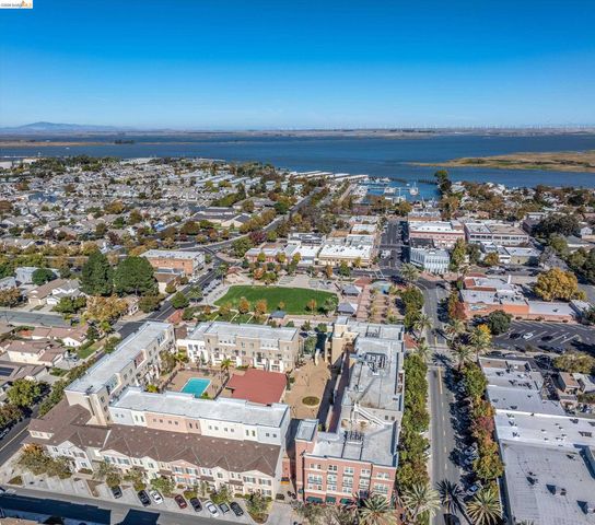 88 E 6Th St 215, Pittsburg, CA 94565