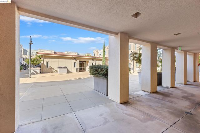 88 E 6Th St 215, Pittsburg, CA 94565