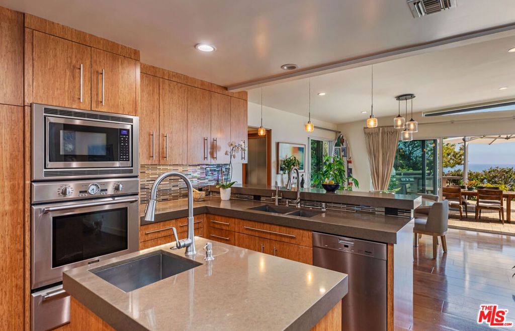 Image 12 of property listing at 6262 Trancas Canyon Road, Malibu, CA 90265