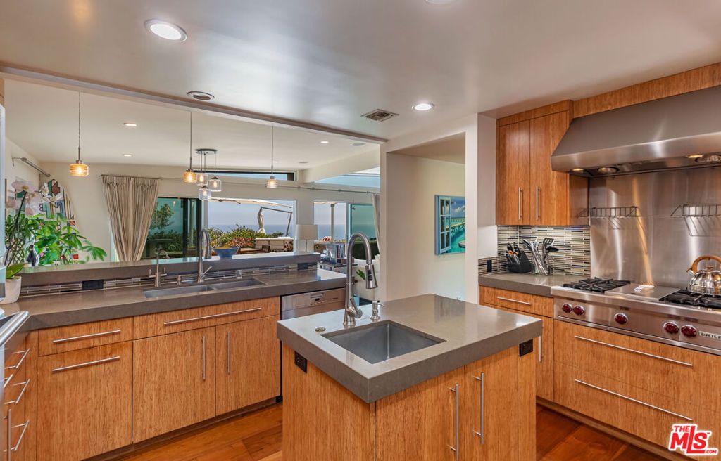 Image 13 of property listing at 6262 Trancas Canyon Road, Malibu, CA 90265