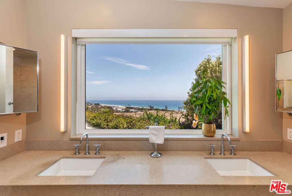 Image 17 of property listing at 6262 Trancas Canyon Road, Malibu, CA 90265