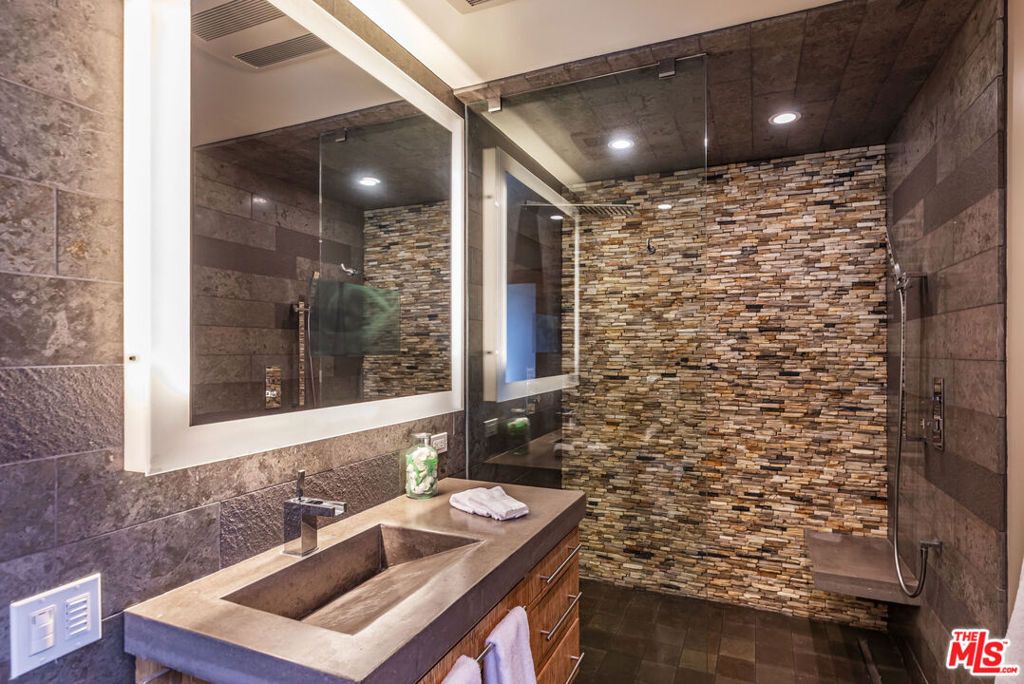 Image 27 of property listing at 6262 Trancas Canyon Road, Malibu, CA 90265