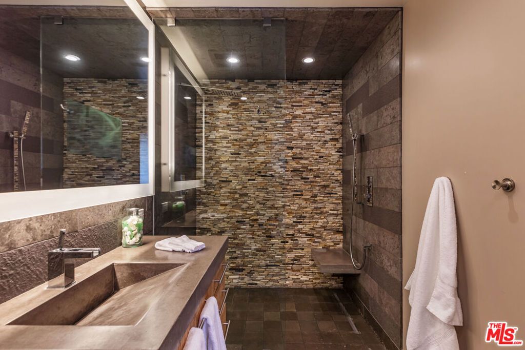 Image 28 of property listing at 6262 Trancas Canyon Road, Malibu, CA 90265
