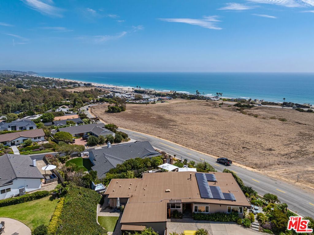 Image 4 of property listing at 6262 Trancas Canyon Road, Malibu, CA 90265