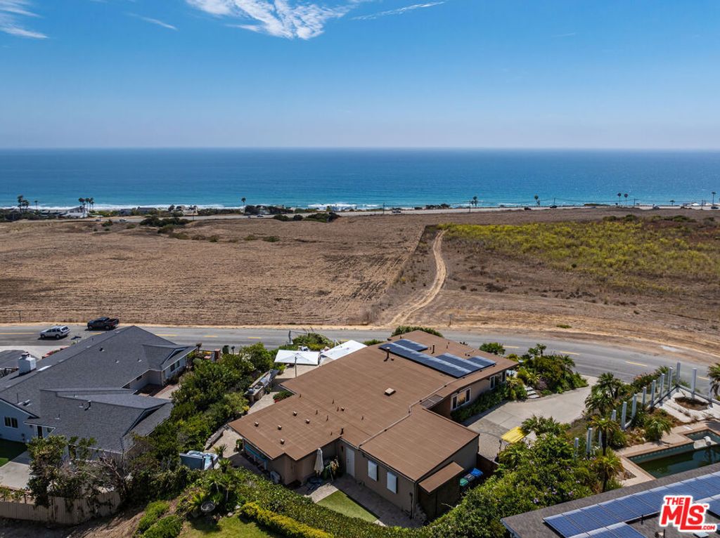 Image 5 of property listing at 6262 Trancas Canyon Road, Malibu, CA 90265
