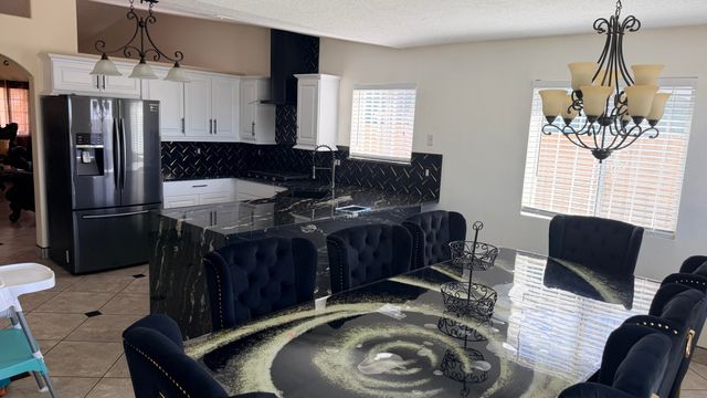 7800 Autumn Canyon Road SW, Albuquerque, NM 87121