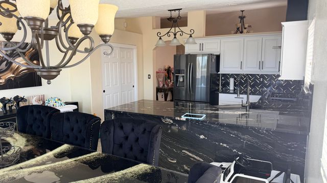 7800 Autumn Canyon Road SW, Albuquerque, NM 87121