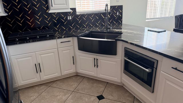 7800 Autumn Canyon Road SW, Albuquerque, NM 87121