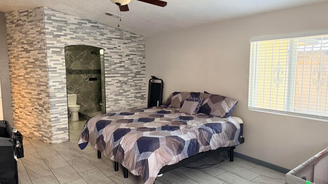 7800 Autumn Canyon Road SW, Albuquerque, NM 87121