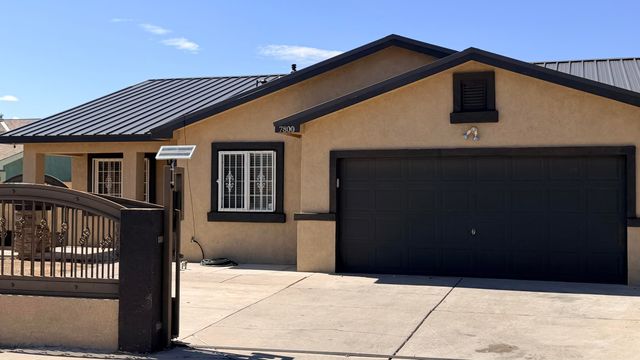 7800 Autumn Canyon Road SW, Albuquerque, NM 87121