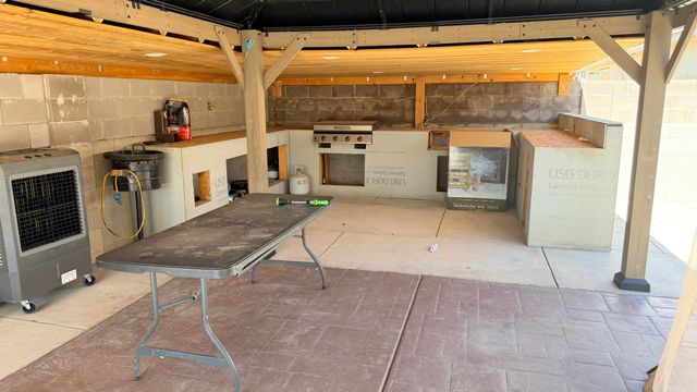 7800 Autumn Canyon Road SW, Albuquerque, NM 87121