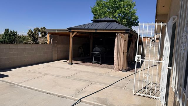 7800 Autumn Canyon Road SW, Albuquerque, NM 87121