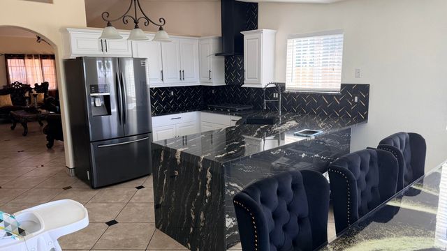 7800 Autumn Canyon Road SW, Albuquerque, NM 87121