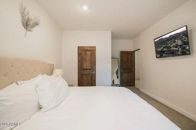 9414 N 53RD Place 2, Paradise Valley, AZ 85253