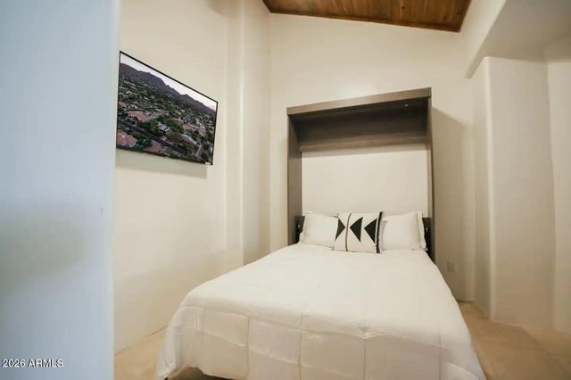 9414 N 53RD Place 2, Paradise Valley, AZ 85253