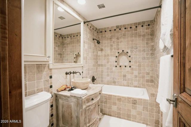 9414 N 53RD Place 2, Paradise Valley, AZ 85253