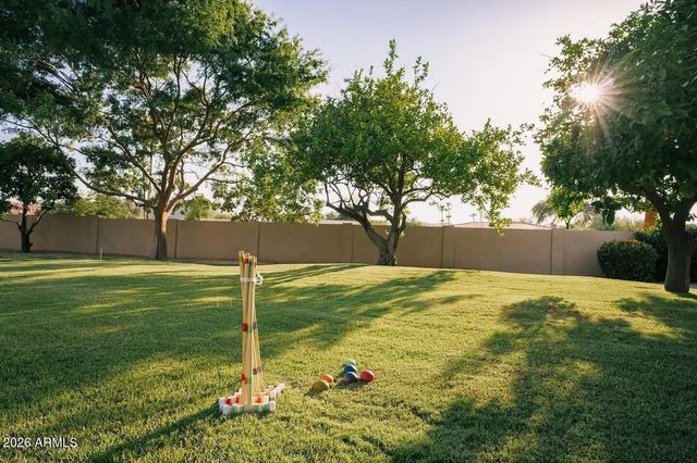 9414 N 53RD Place 2, Paradise Valley, AZ 85253