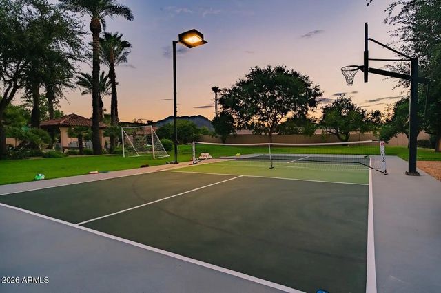 9414 N 53RD Place 2, Paradise Valley, AZ 85253