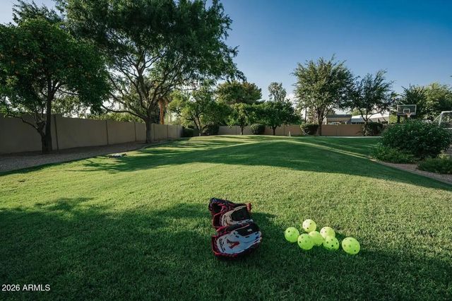 9414 N 53RD Place 2, Paradise Valley, AZ 85253