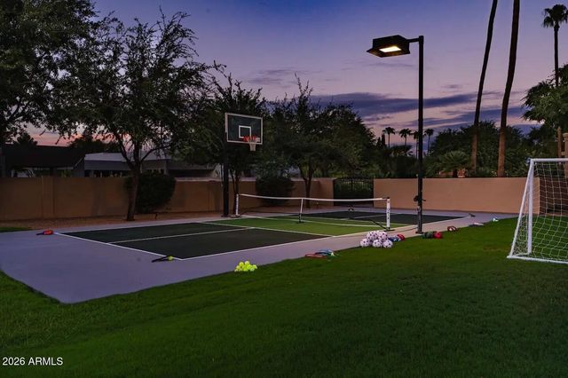 9414 N 53RD Place 2, Paradise Valley, AZ 85253