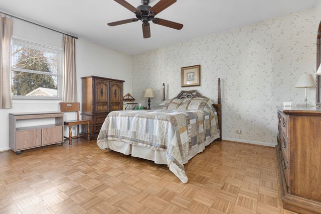 620 Chelmsford Lane, Elk Grove Village, IL 60007